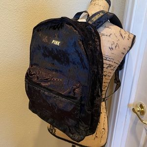 NWT VS Pink Velvet Backpack😍🖤